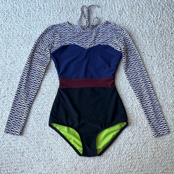 Seea Hermosa One Piece Long Sleeve Surf Suit Swimsuit Shells Small - Picture 3 of 8